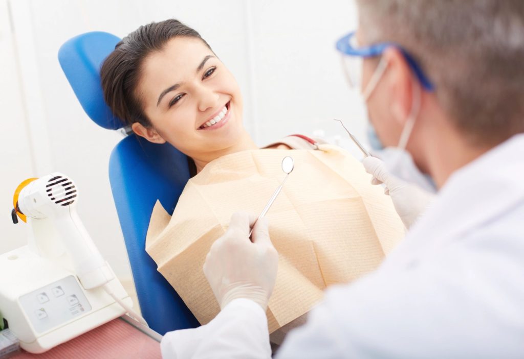 Here is What You Need to Consider When Looking For a Dentist