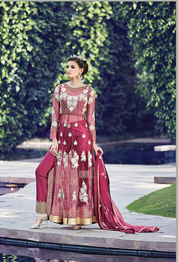 How to look Fashionable in a Classic Indian Outfit