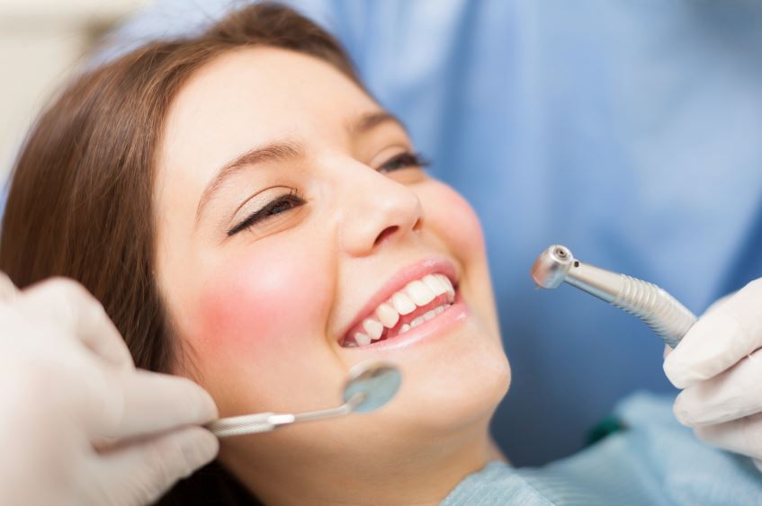 4 Ways to Improve Your Smile and Maintain Oral Health