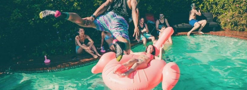 How to Throw a Stellar Summer Party for You and Your Friends