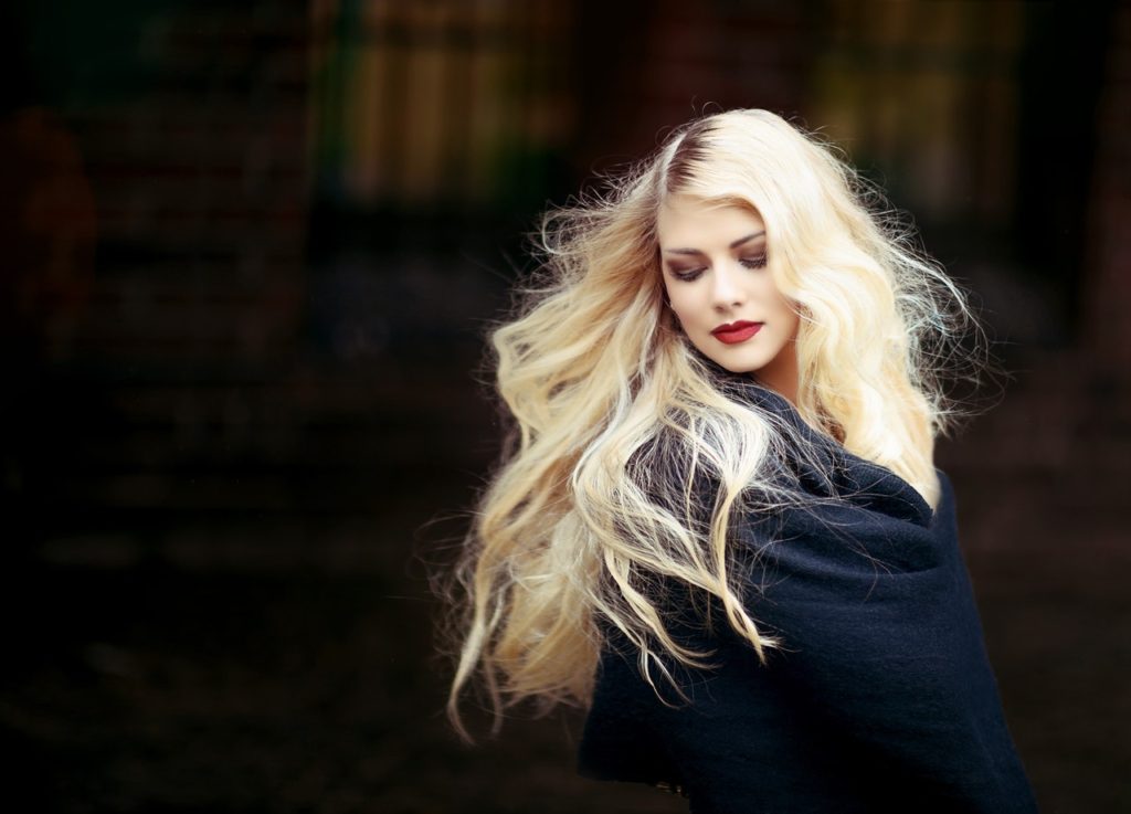 4 Essential Tips for Effective Anti-Aging Haircare