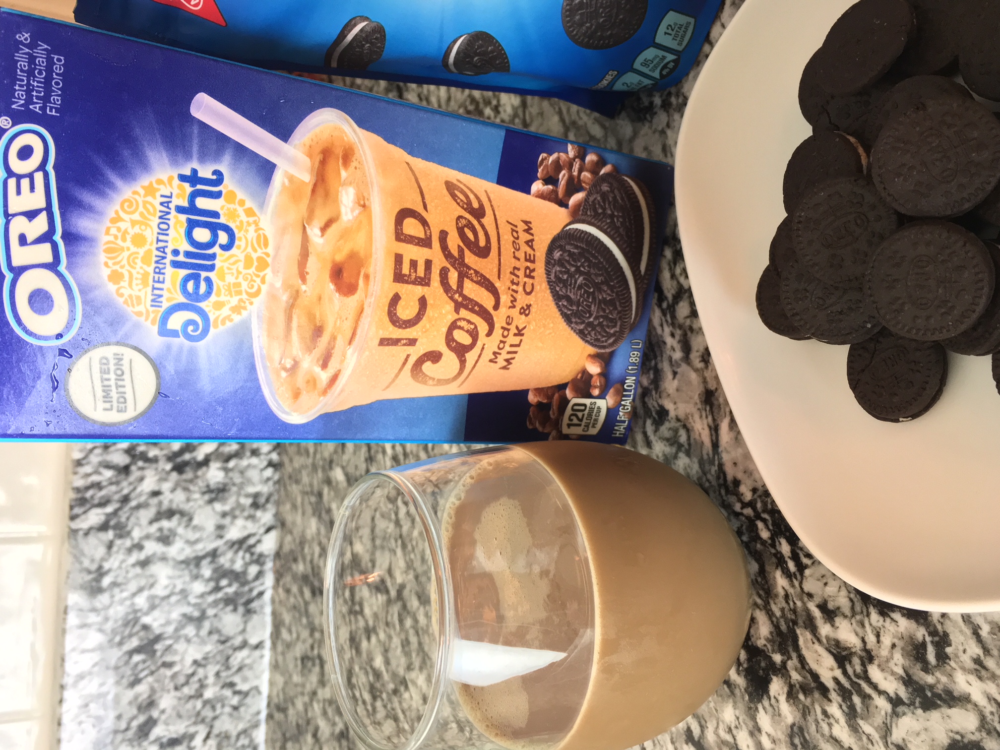 OMG There’s OREO Iced Coffee?!! YES. Enjoying OREO Thin Bites and International Delight OREO Iced Coffee On The Go – Coupon Included via @YourLifeAfter25